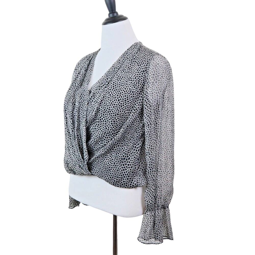Diane Von Furstenberg Size 6 Svetlana Silk Wrap Blouse Black White